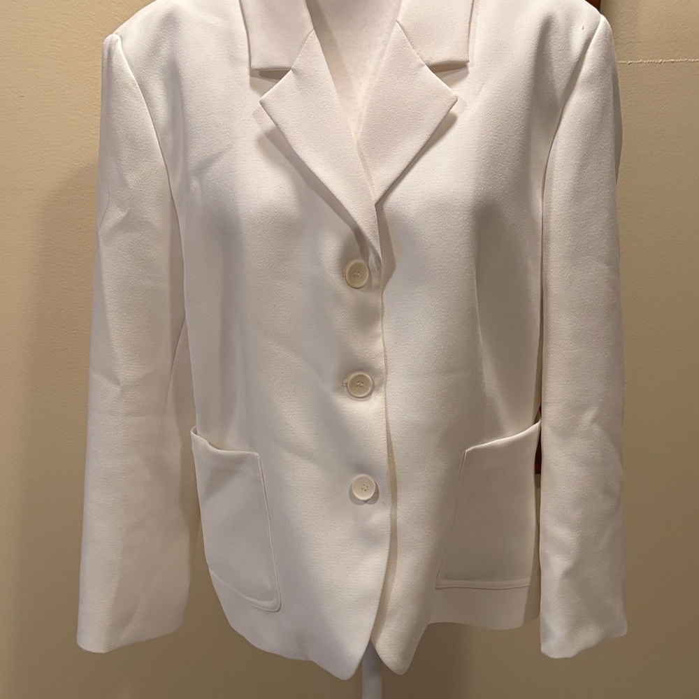 Zara Beige Jacket with pockets- size US XXL